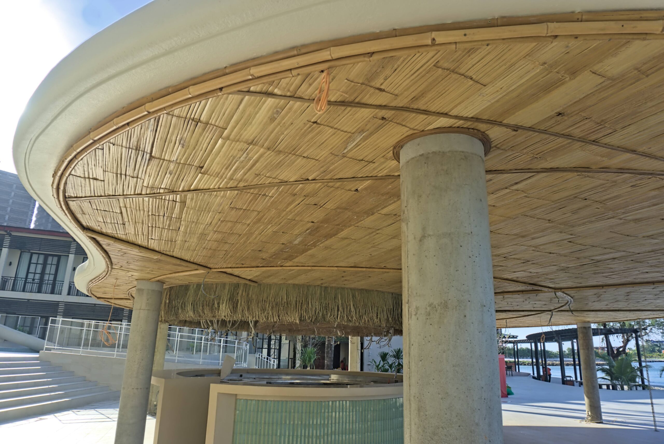 The photo of bamboo ceiling for swimming pool bar