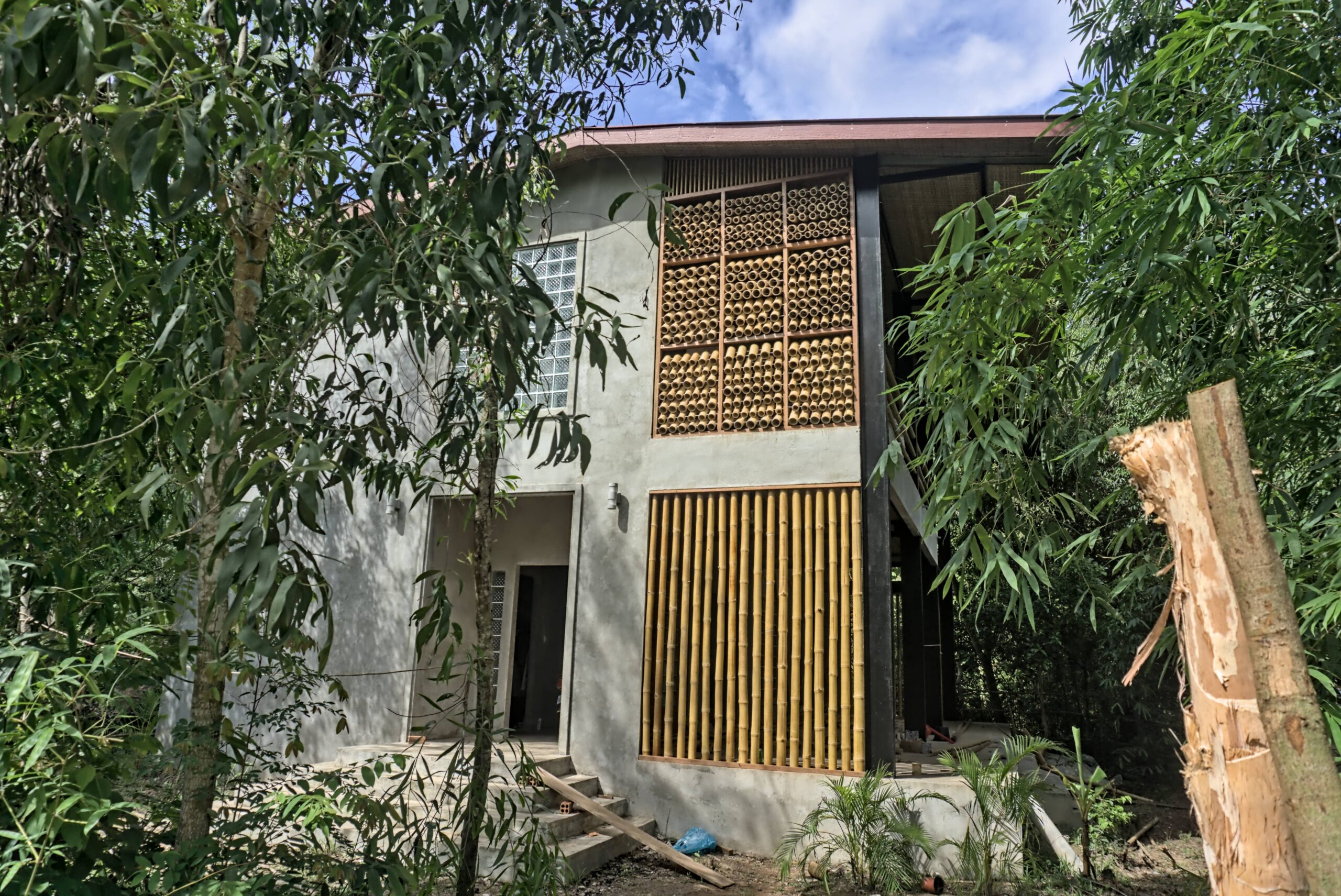 The photo of bamboo external decorative wall for two-story house